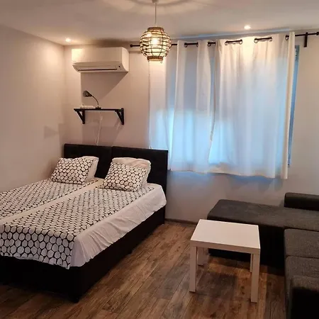 Apartment Slavyanska