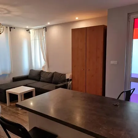 Slavyanska Apartman *